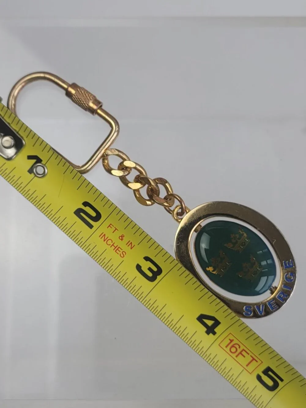 Sweden Swedish Flag Souvenir Spinner Stylized Gold Tone Metal FOB Keychain